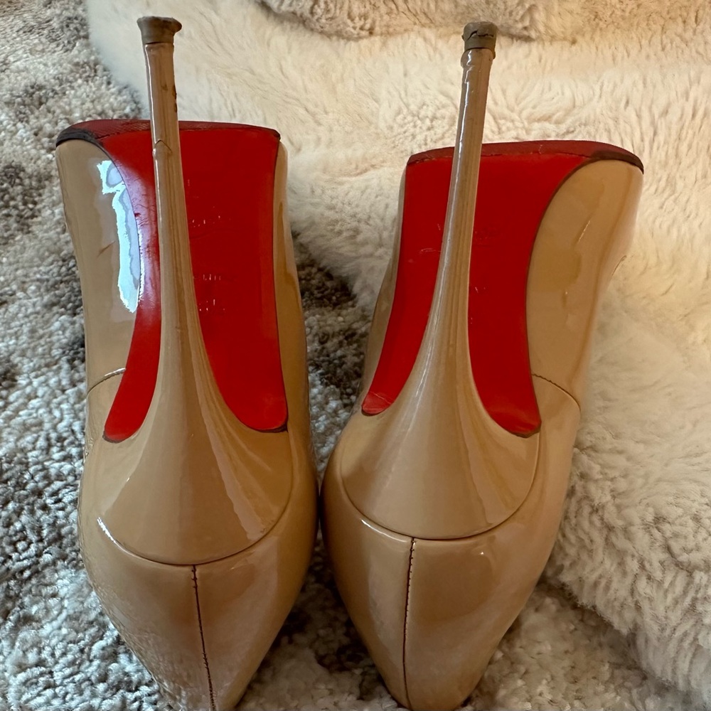CL Nude Heels - Picture 8 of 14